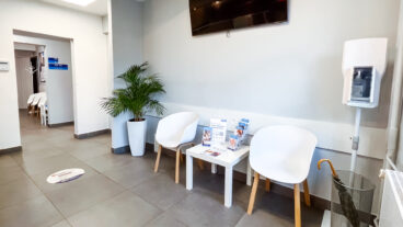 dom lekarski – ambulatorium rydla korytarz przy recepcji