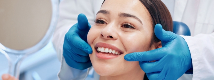 Zakochaj się w swoim białym uśmiechu! Wybielanie zębów lampą LED Szczecin Dom Lekarski