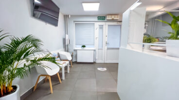 dom lekarski – ambulatorium rydla korytarz przy recepcji 2